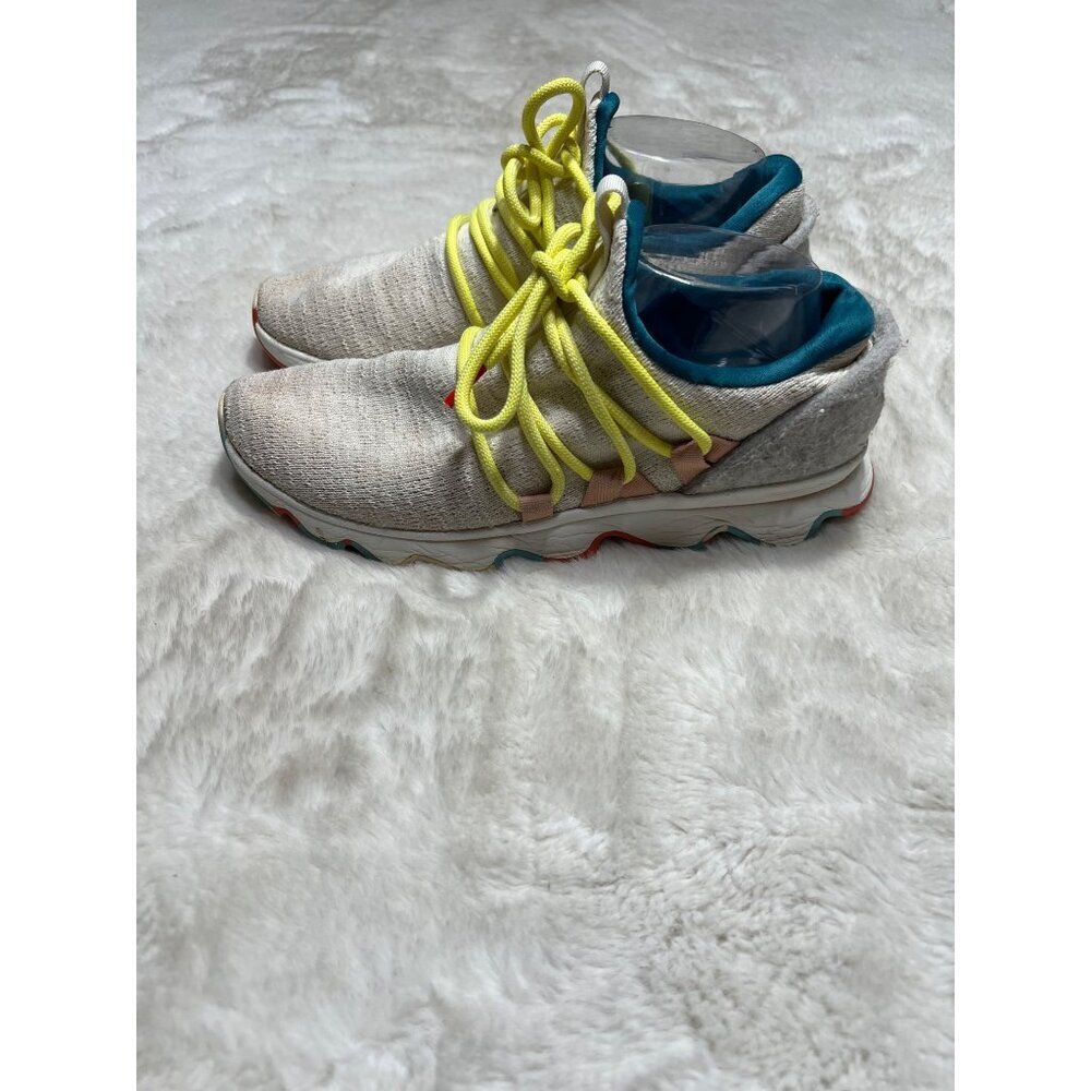 Sorel kinetic lace sneaker women size 8.5